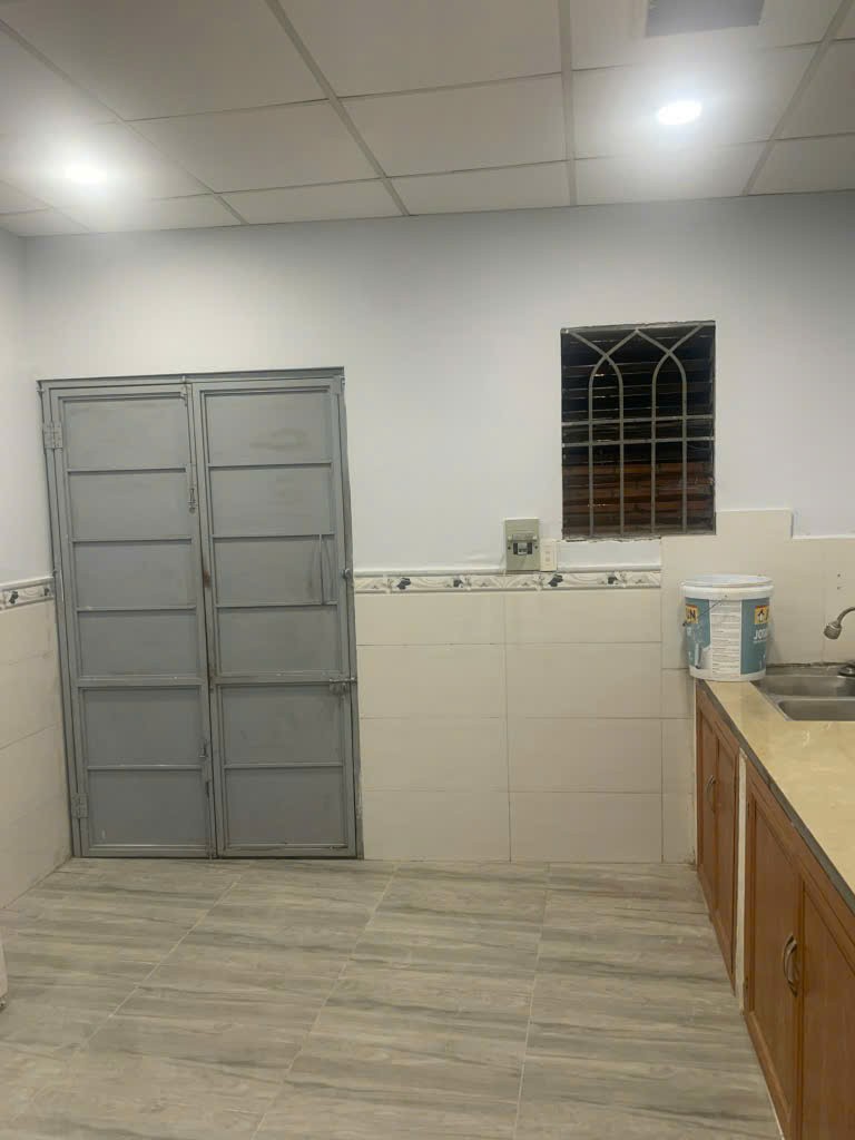Chủ giảm mạnh cần bán gâp nhà đẹp 2 tầng BTCT chỉ 4,x tỷ thương lương.